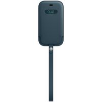 Apple Ledersleeve MagSafe für das Apple iPhone 12 (Pro) - Baltic Blue