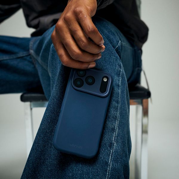 Decoded Silikon-Case MagSafe Apple iPhone 17 Pro - True Navy