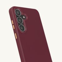 Selencia Rivièra Backcover mit MagSafe mit abnehmbaren Haken Samsung Galaxy S25 FE - Bold Burgundy
