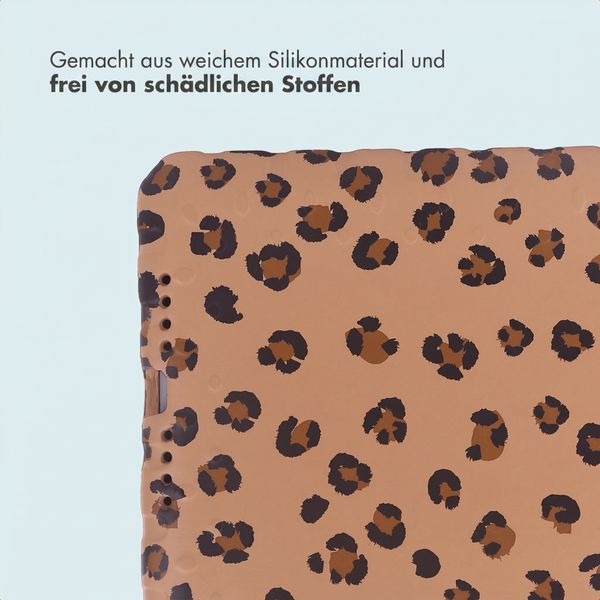 imoshion Kinder­sicheres Design Backcover mit Griff Apple iPad 9 (2021) 10.2 Zoll / iPad 8 (2020) 10.2 Zoll / iPad 7 (2019) 10.2 Zoll - Panthermuster