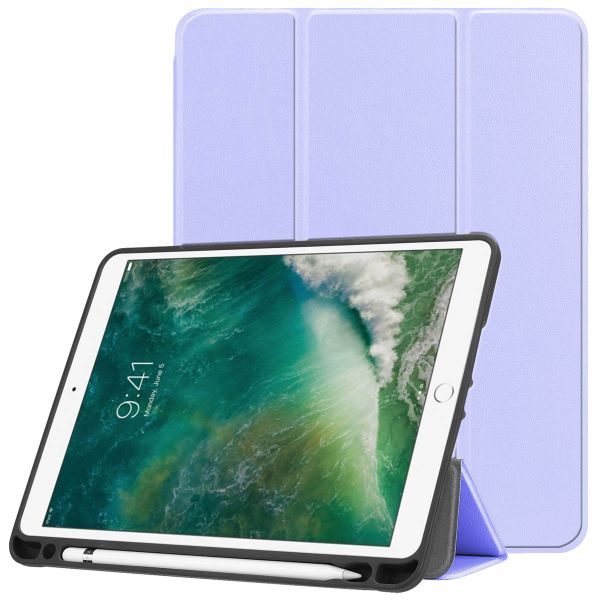 imoshion Trifold Klapphülle für das iPad 6 (2018) 9.7 Zoll / iPad 5 (2017) 9.7 Zoll / Air 2 (2014) / Air 1 (2013) - Lilac