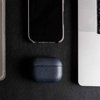 Accezz Echtes Leder Case Apple AirPods 4 - Dunkelblau