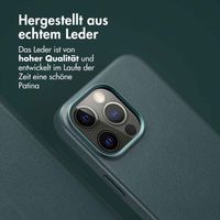 Accezz 2-in-1 Klapphülle aus Leder mit MagSafe Apple iPhone 15 Pro Max - Cedar Green
