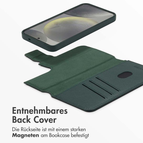 Accezz 2-in-1 Klapphülle aus Leder mit MagSafe für das Samsung Galaxy S25 - Cedar Green