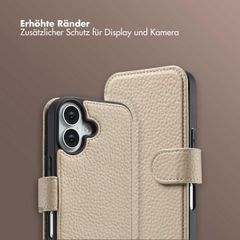 Selencia Riva Bookcase mit MagSafe und Handgelenkband Apple iPhone 17 - Beige