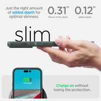 Spigen Ultra Hybrid™ Case für das Apple iPhone 14 Pro Max - Grün