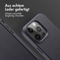 Accezz MagSafe Leather Backcover für das iPhone 14 Pro - Onyx Black