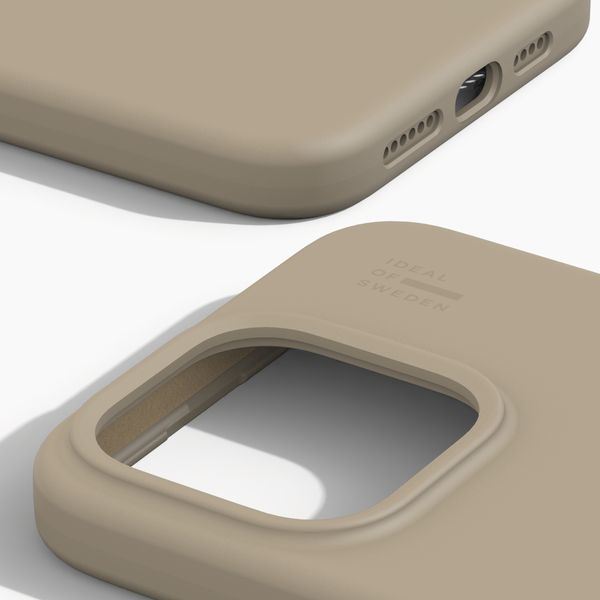 iDeal of Sweden Silikonhülle mit MagSafe Apple iPhone 15 Pro Max - Beige