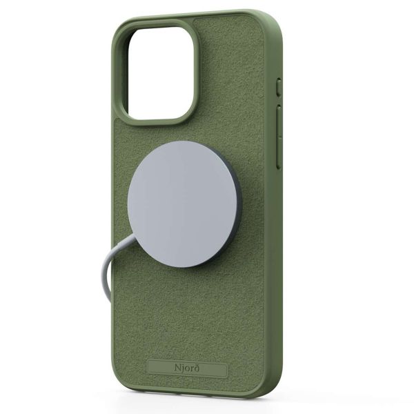 Njorð Collections Wildleder Comfort+ Case MagSafe für das iPhone 15 Pro Max - Olive