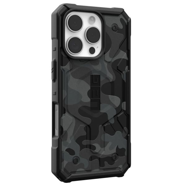 UAG Pathfinder Case für das iPhone 16 Pro - Midnight Camo