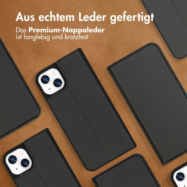 Accezz Premium Leather Slim Klapphülle für das iPhone 13 - Schwarz