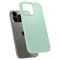 Spigen Thin Fit™ Hardcase für das iPhone 14 Pro - Hellgrün