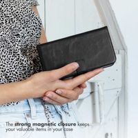 Selencia Echtleder Klapphülle Apple iPhone 13 - Schwarz