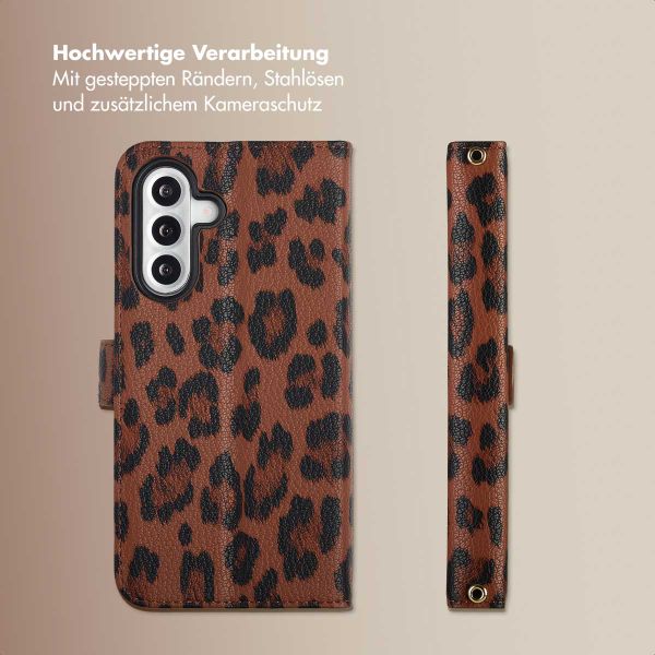 Selencia Sabi Klapphülle mit Leopardenmuster Samsung Galaxy A55 - Mocha Brown