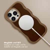 Selencia Wavy Backcover mit MagSafe Apple iPhone 16 Pro - Mocha Brown