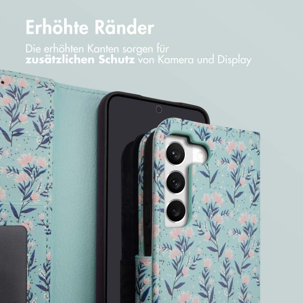 imoshion ﻿Design Klapphülle für das Samsung Galaxy S22 - Blue Flowers