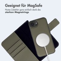 imoshion Herausnehmbare 2-in-1 Luxus-Bookcase Apple iPhone 17e / 16e - Grün