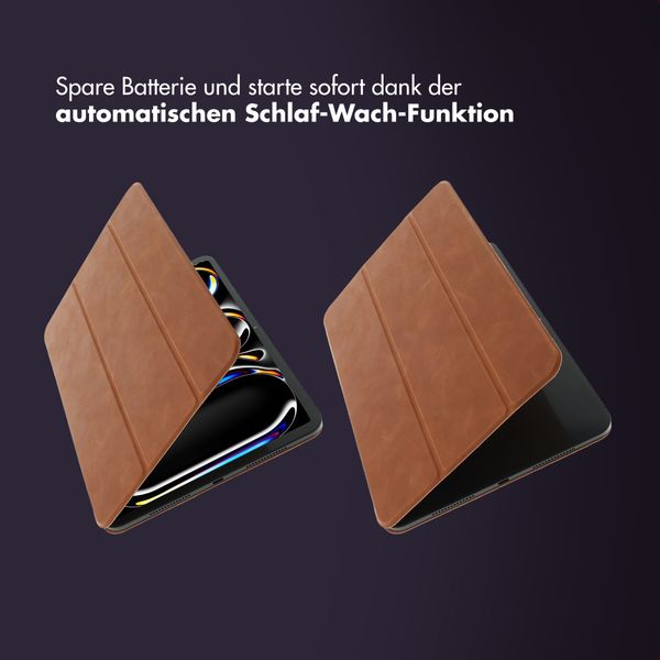 Accezz Leder Trifold Klaphülle Apple iPad Pro 13 (2025) M5 / (2024) M4 - Cognac