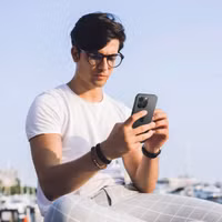 Spigen GLAStR EZ Fit Optik Kameraschutz 2er-Pack für Apple iPhone 14 Pro / 14 Pro Max - Schwarz