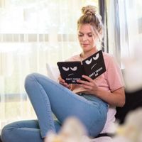 imoshion Design Klappbare Klapphülle Kobo Libra 2 / Tolino Vision 6 - Don't touch