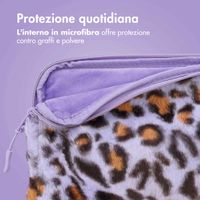 imoshion Fluffy Laptop Hülle 15-16 Zoll - Laptop Sleeve - Leopard Lilac