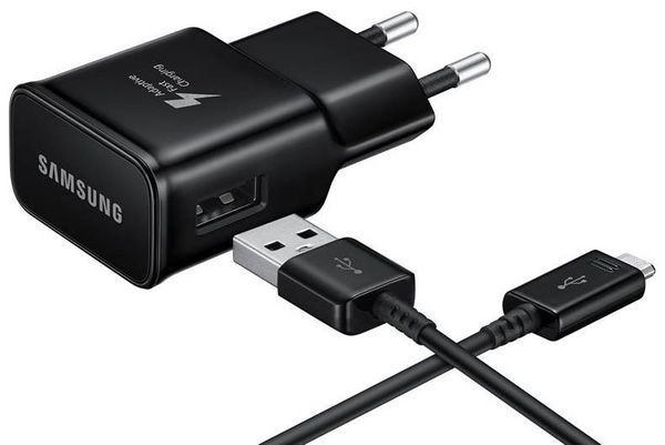 Samsung Fast Charging Adapter 15W + USB-C auf USB-Kabel