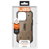 UAG Pathfinder Case MagSafe für das iPhone 15 Pro - Dark Earth