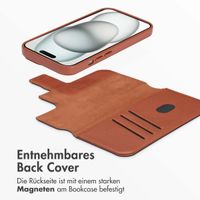 Accezz 2-in-1 Klapphülle aus Leder mit MagSafe für das iPhone 15 - Sienna Brown