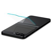 Spigen GLAStR EZ Fit Displayschutzfolie + Applicator für das Samsung Galaxy Z Flip 5