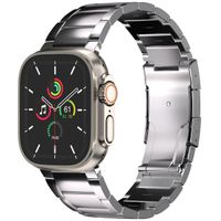 Accezz Mattes Titanstahlarmband für das  Apple Watch Series 1 t/m 11 / SE / Ultra (44/45/46/49 mm) - Silber