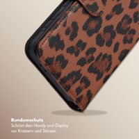Selencia Sabi Klapphülle mit Leopardenmuster Samsung Galaxy A36 / A56 - Mocha Brown