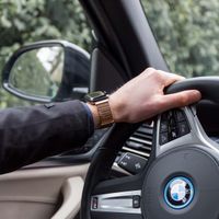 imoshion Magnetlederarmband für Apple Watch Series 1 - 11 / SE / Ultra (44/45/46/49 mm) - Braun