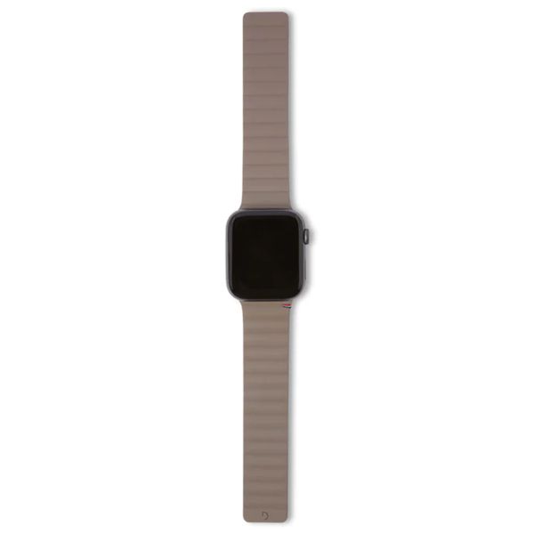 Decoded Silicone Magnetic Traction Strap Lite für Apple Watch Series 1-10 / SE / Ultra (2) - 42/44/45/46/49 mm - Dark Taupe