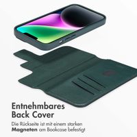 Accezz 2-in-1 Klapphülle aus Leder mit MagSafe für das iPhone 14 - Cedar Green