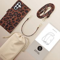 Selencia Sabi Klapphülle mit Leopardenmuster Samsung Galaxy A55 - Mocha Brown
