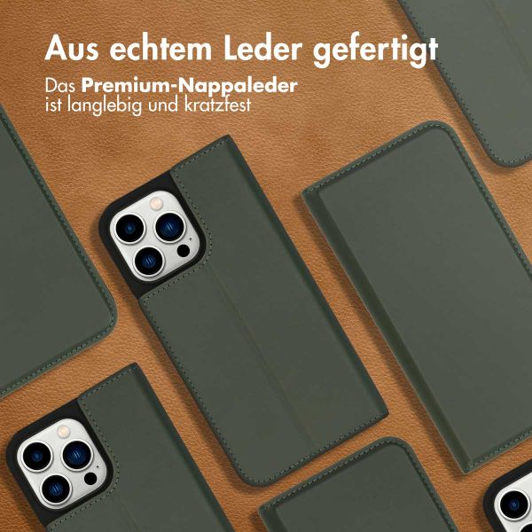 Accezz Premium Leather Slim Klapphülle für das Apple iPhone 14 Pro Max - Grün