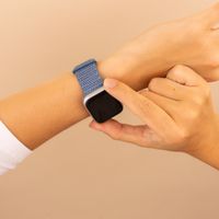 imoshion Nylonarmband für das  Apple Watch Series 1 t/m 9 / SE (38/40/41 mm) | Series 10 / 11 (42 mm) - Marine Blue