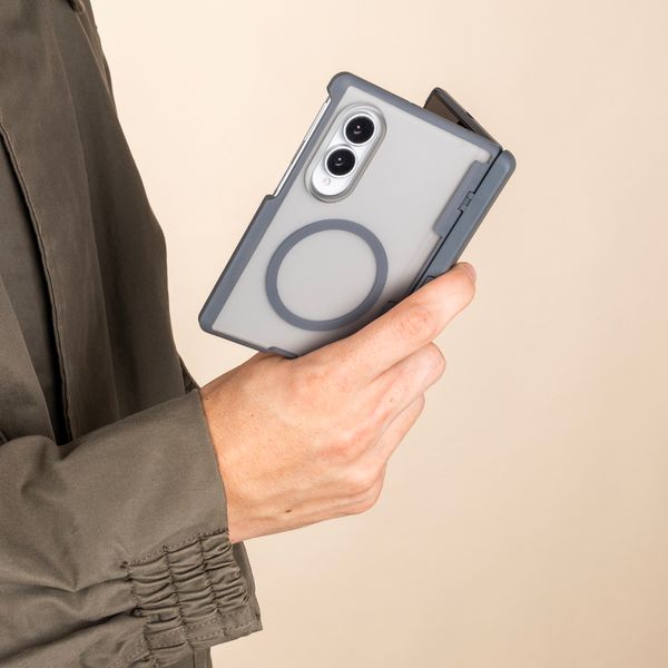 imoshion Color Guard mit MagSafe und Ständer Samsung Galaxy Z Fold 8 - Grau