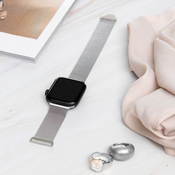 imoshion Mailändische Magnetarmband für die Apple Watch Series 1 bis 9 / SE (38/40/41 mm) | Series 10 (42 mm) - Größe M - Silber