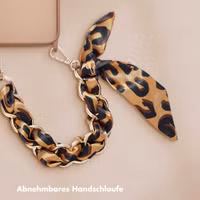 Selencia Back Cover mit Luxuriöser Handschlaufe Samsung Galaxy S23 FE - Braun