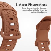 imoshion Silikonarmband Leopardenmuster für Apple Watch Series 1 - 9 / SE (38/40/41 mm) | Series 10 / 11 (42 mm) - Braun