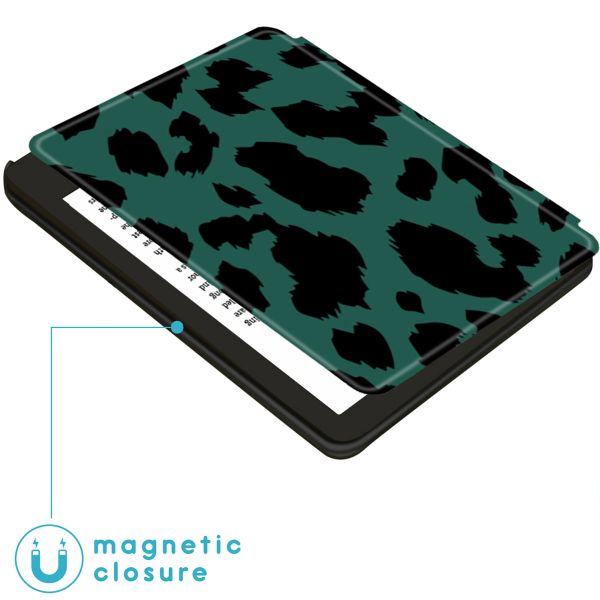 imoshion Design Slim Hard Case Sleepcover für das Amazon Kindle (2024) / Amazon Kindle (2022) 11th gen - Green Leopard