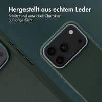 Accezz MagSafe Leather Backcover Apple iPhone 18 Pro / 17 Pro - Cedar Green