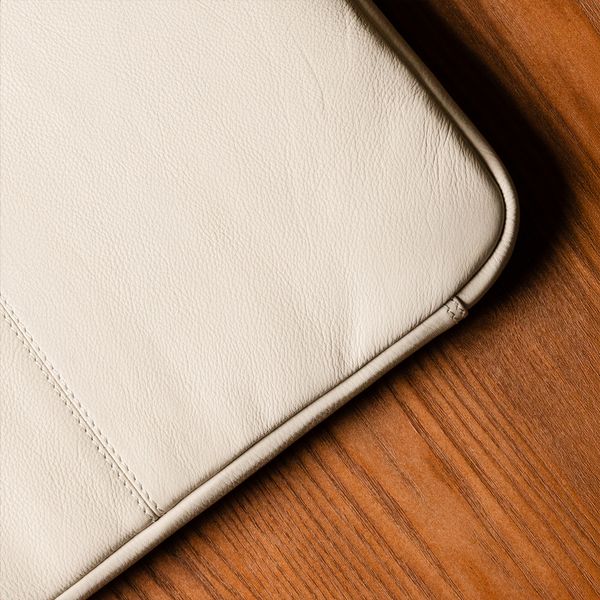 Accezz Leather Laptop Hülle mit Reißverschluss 13-14 Zoll - Laptop Sleeve - Beige