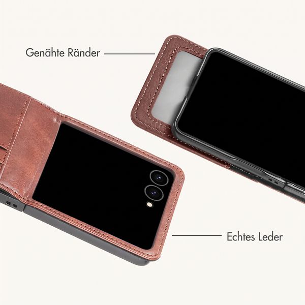 imoshion Luxuriöse Klapphülle Samsung Galaxy Z Flip 8 - Dunkelbraun