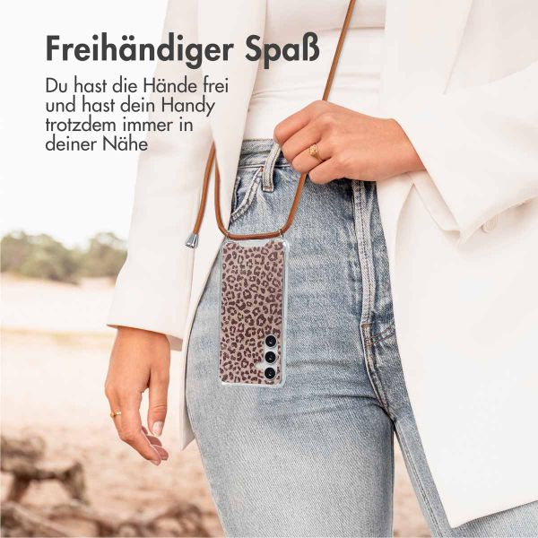 imoshion Design Hülle mit Band Samsung Galaxy S24 - Leopard Mood