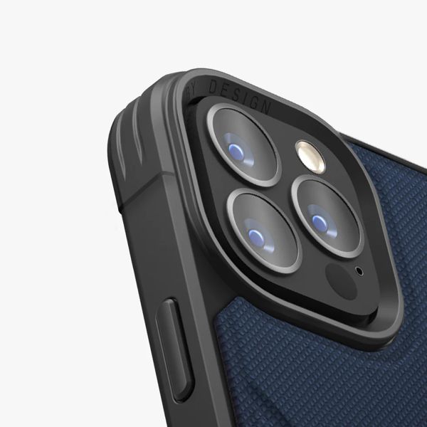 Uniq Transforma Back Cover mit MagSafe für das Apple iPhone 15 Pro - Electric Blue