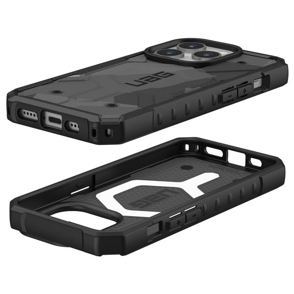 UAG Pathfinder Case für das iPhone 15 Pro - Geo Camo