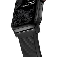 Nomad Robustes Armband FKM für die Apple Watch Series 1 bis 10 / SE / Ultra (2) (44/45/46/49 mm) - Schwarz/Schwarz