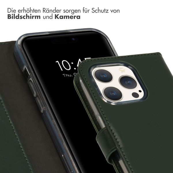 Selencia Echtleder Klapphülle für das iPhone 15 Pro - Grün